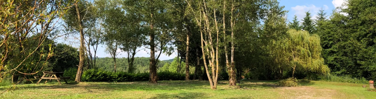 Kamperen op een kleinschalige camping in Nederland tijdens de voorjaarsvakantie
