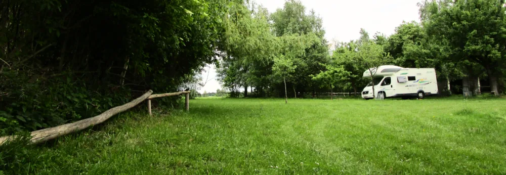 Kleinschalig kamperen op een boerencamping in Polen